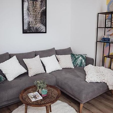 Cozy Dreams: Deluxe 2-Zimmer-Apartment -Kueche Nürnberg Exteriör bild