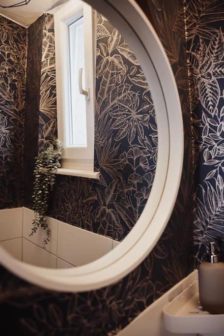 Cozy Dreams: Deluxe 2-Zimmer-Apartment -Kueche Nürnberg Exteriör bild