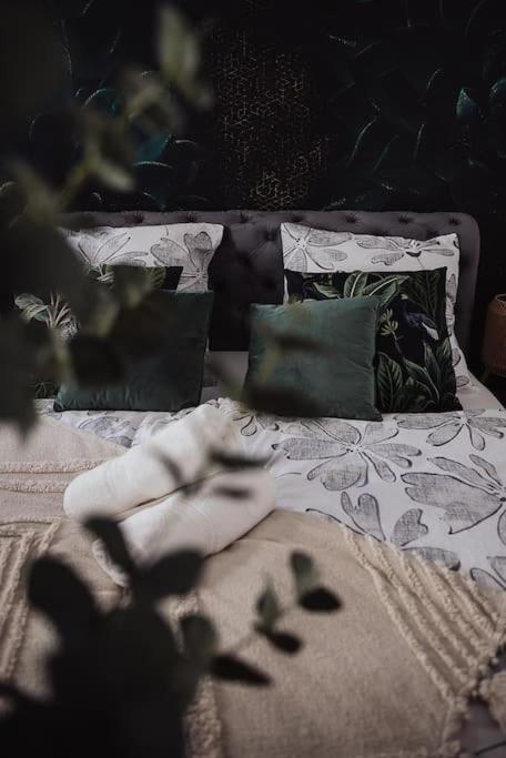 Cozy Dreams: Deluxe 2-Zimmer-Apartment -Kueche Nürnberg Exteriör bild